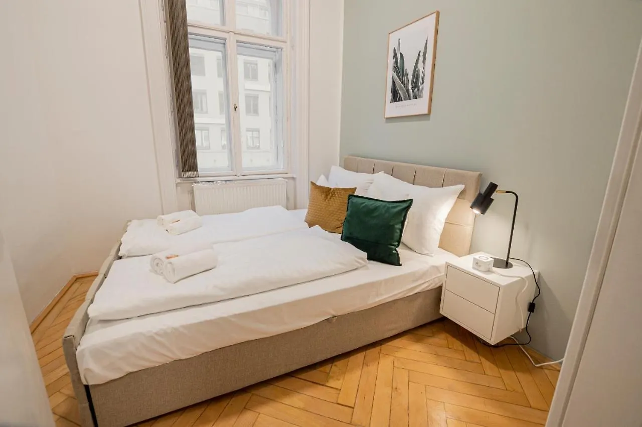Charming Apt Perfect For 4-6 Tram, Self-Checkin Vienna