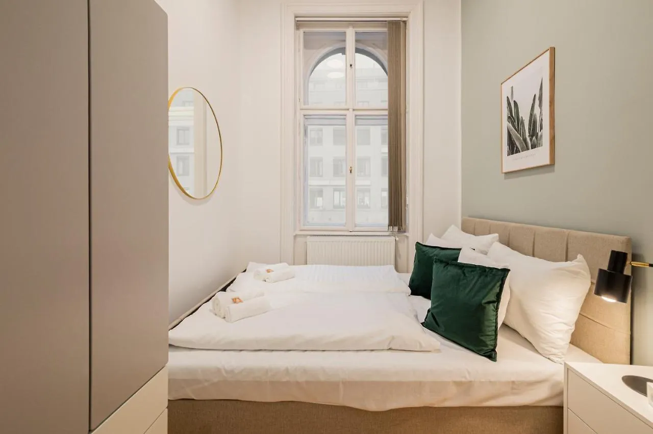 Apartment Charming Apt Perfect For 4-6 Tram, Self-Checkin Vienna Austria